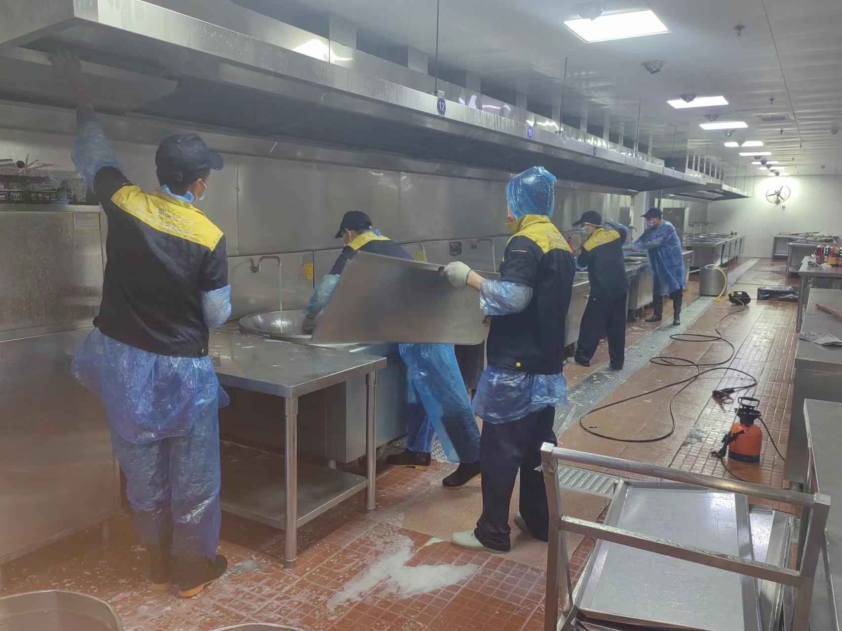 深圳坪山大学找亮洁仕油烟机清洗(图1) 深圳坪山大学找亮洁仕油烟机清洗(图1)