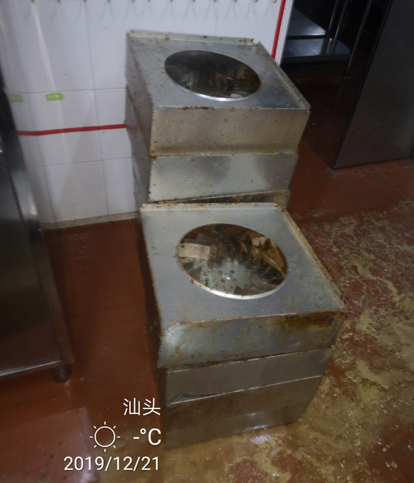 汕头学校厨房油烟机、油烟管道清洗(图5)